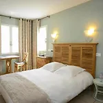 Ξενοδοχείο Logis De 3*